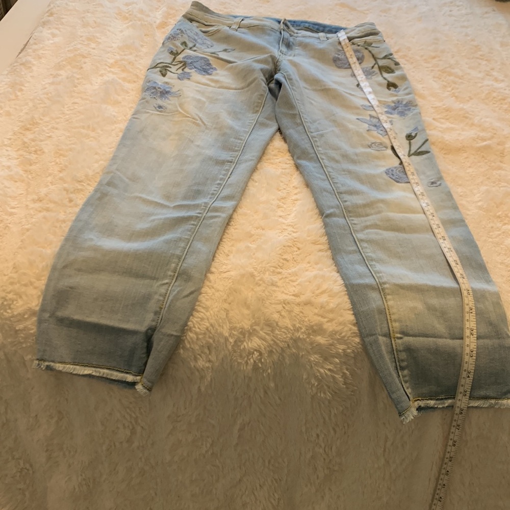 Floral patch jeans size 8 - Picture 3 of 6